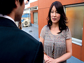 五十路四十路熟女ナンパ 最近、旦那とSEXレスな奥さんが声掛けされて背徳の浮気SEX生撮り4時間　サンプル画像03